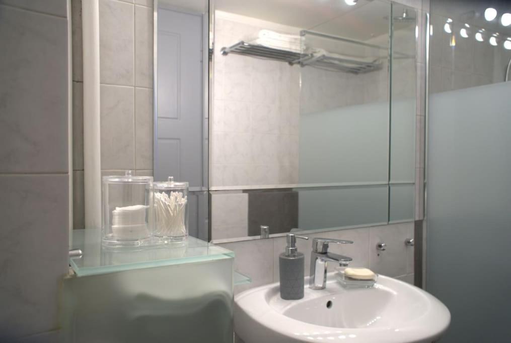 Artistico Two-Bedroom Apartment In Kolonaki Атина Екстериор снимка